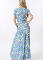 Load image into Gallery viewer, Leslie Blue Print Maxi Dress
