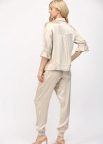Load image into Gallery viewer, Sand patch pocket detail short sleeve jacket top with matching jogger pants.

