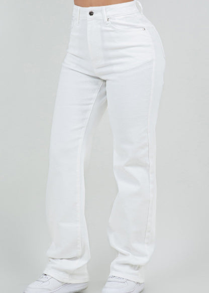 White denim wide leg 5 pocket style zipper fly jeans.