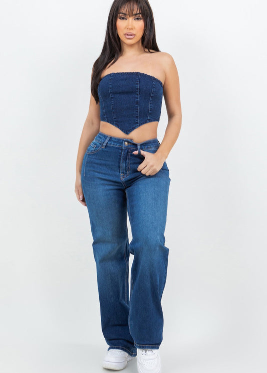 Dark blue denim dark wash 5 pocket style zipper fly high waisted jeans.