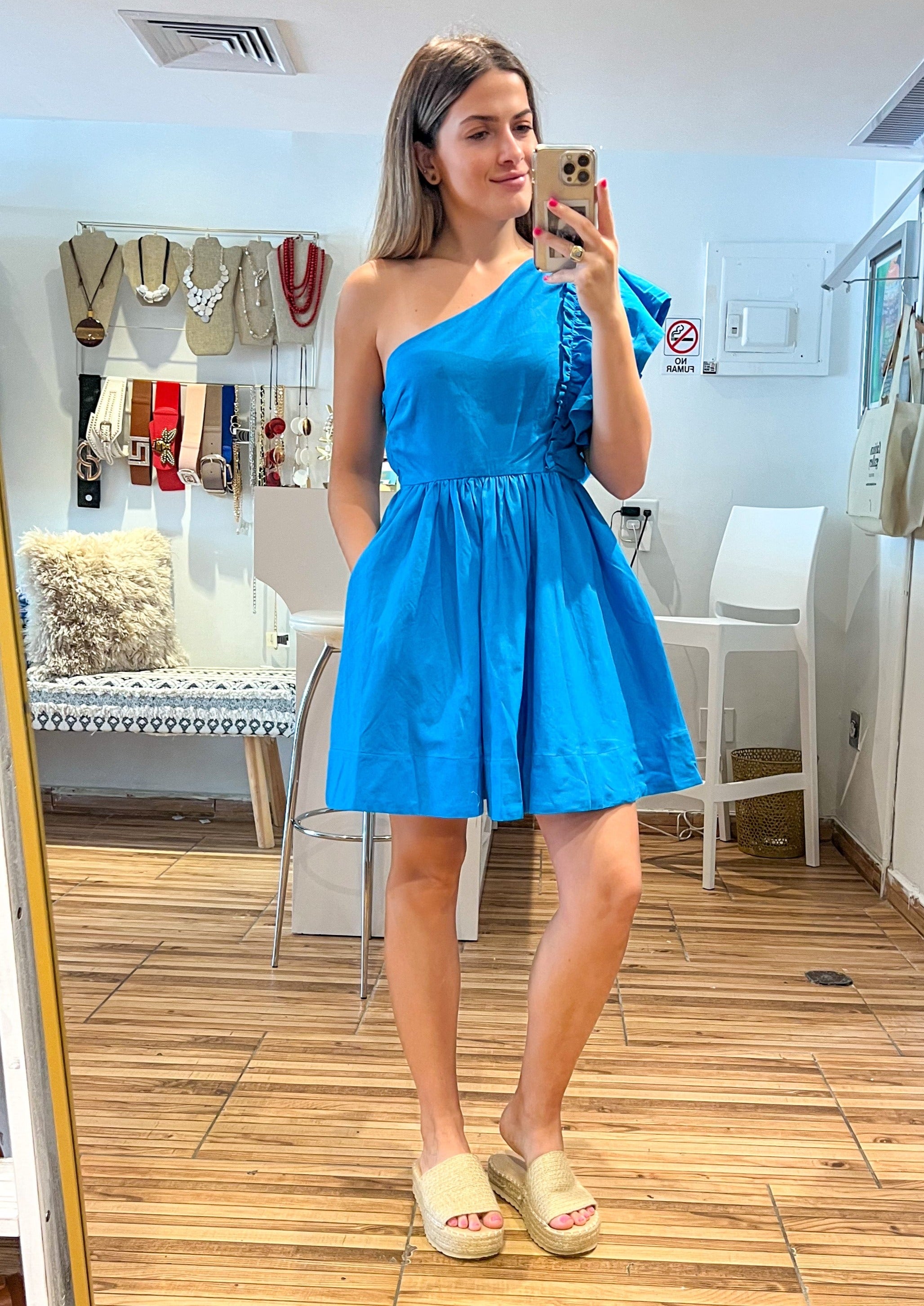 Aqua ruffle one shoulder short dress adjusted at the waist, featured lining and pockets.