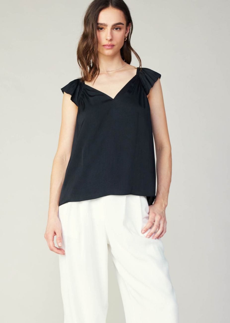 Black sweetheart neck pleated ruffle sleeve top.