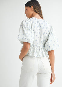 Puff short sleeve ditzy floral printed front bow tie crop peplum top.